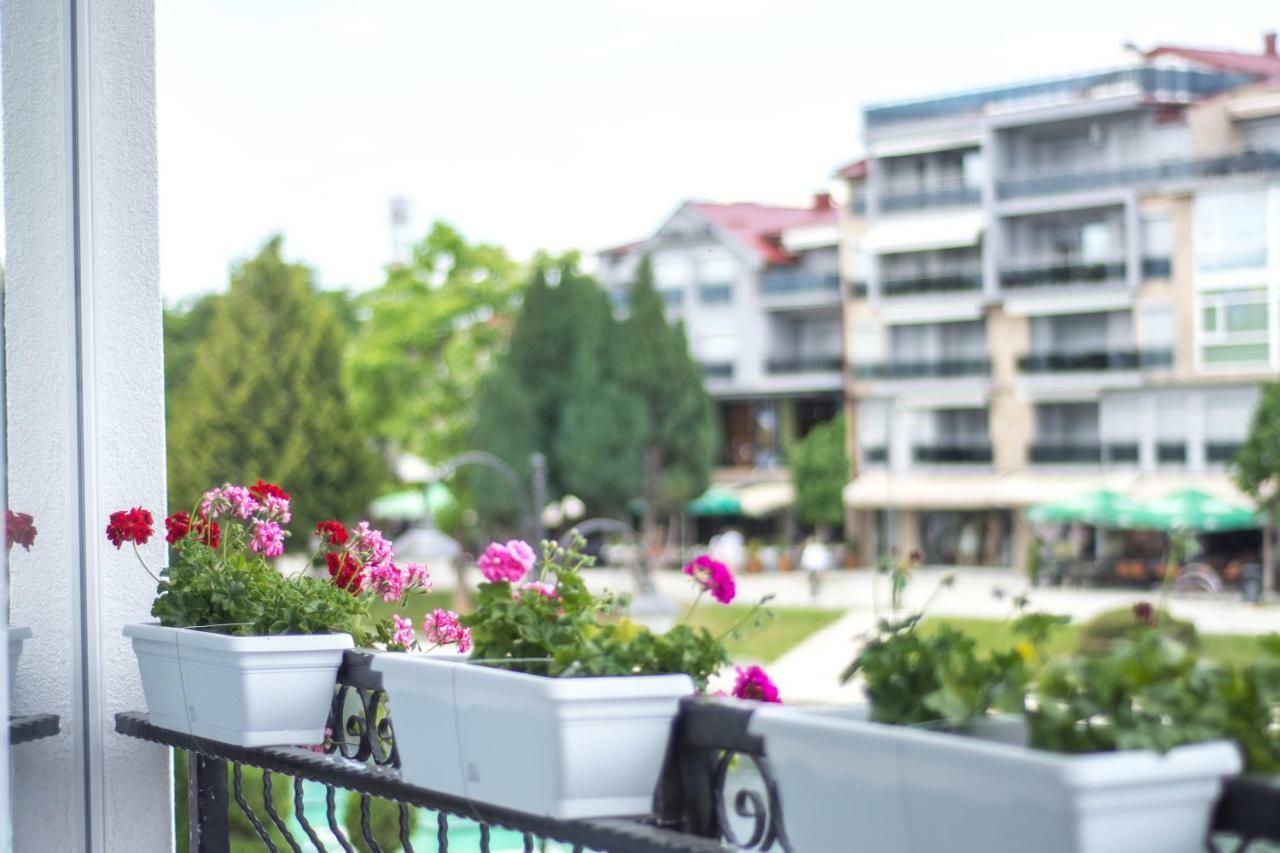 Seasons Hotel Струга Екстериор снимка