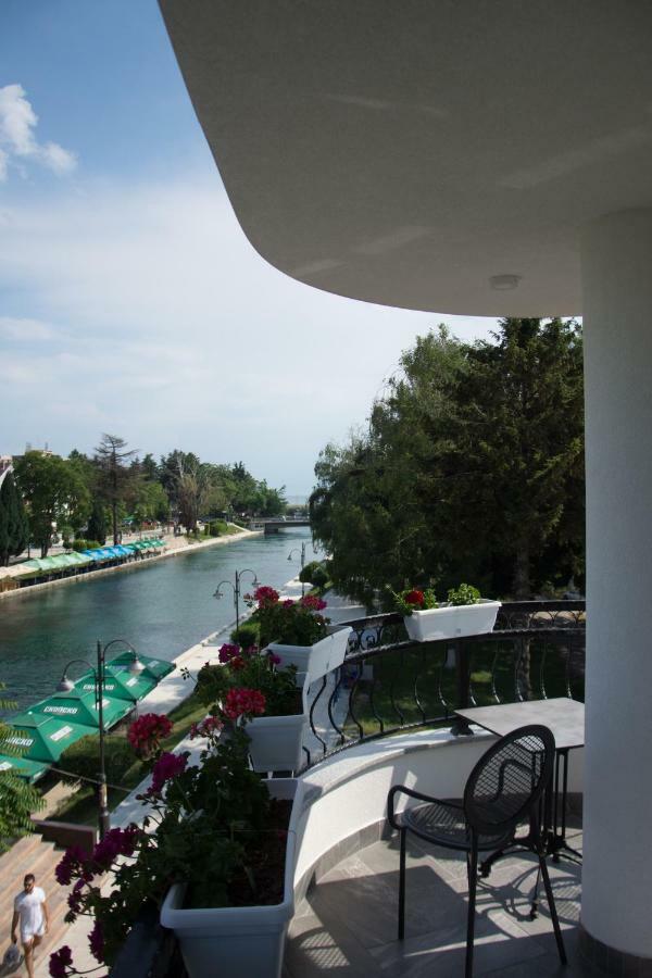 Seasons Hotel Струга Екстериор снимка