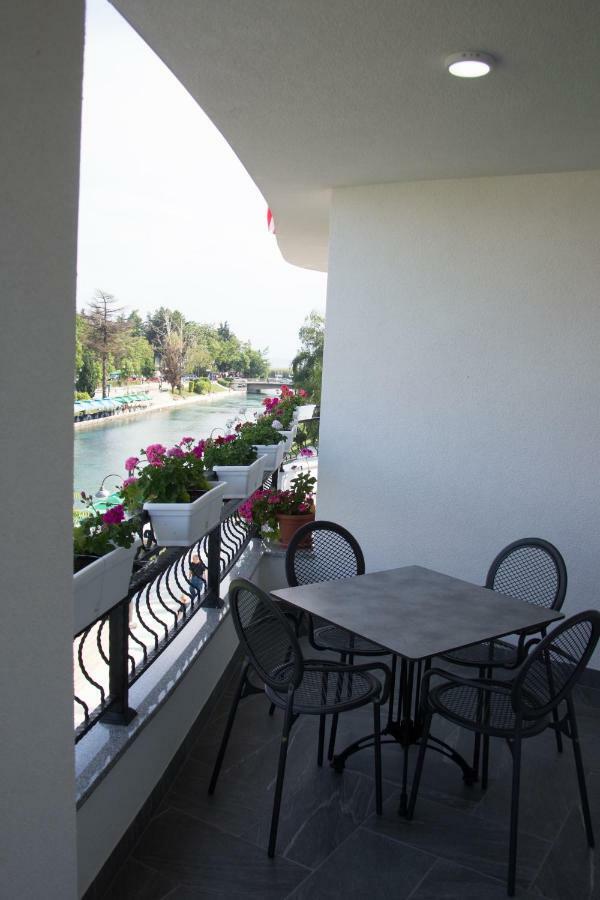Seasons Hotel Струга Екстериор снимка